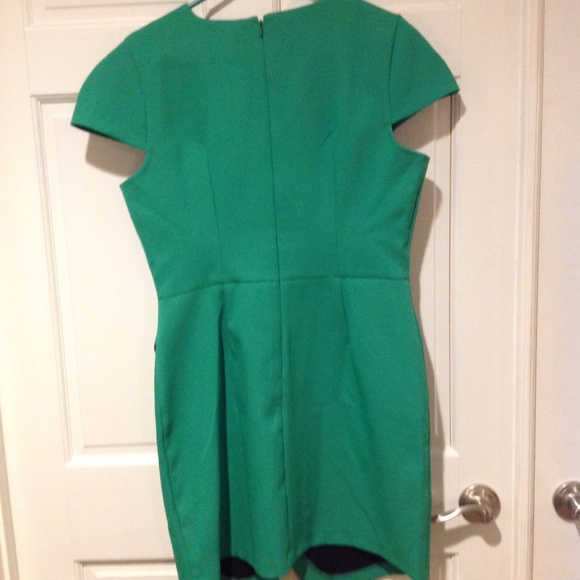 Professional Dress - Picture 2 of 3